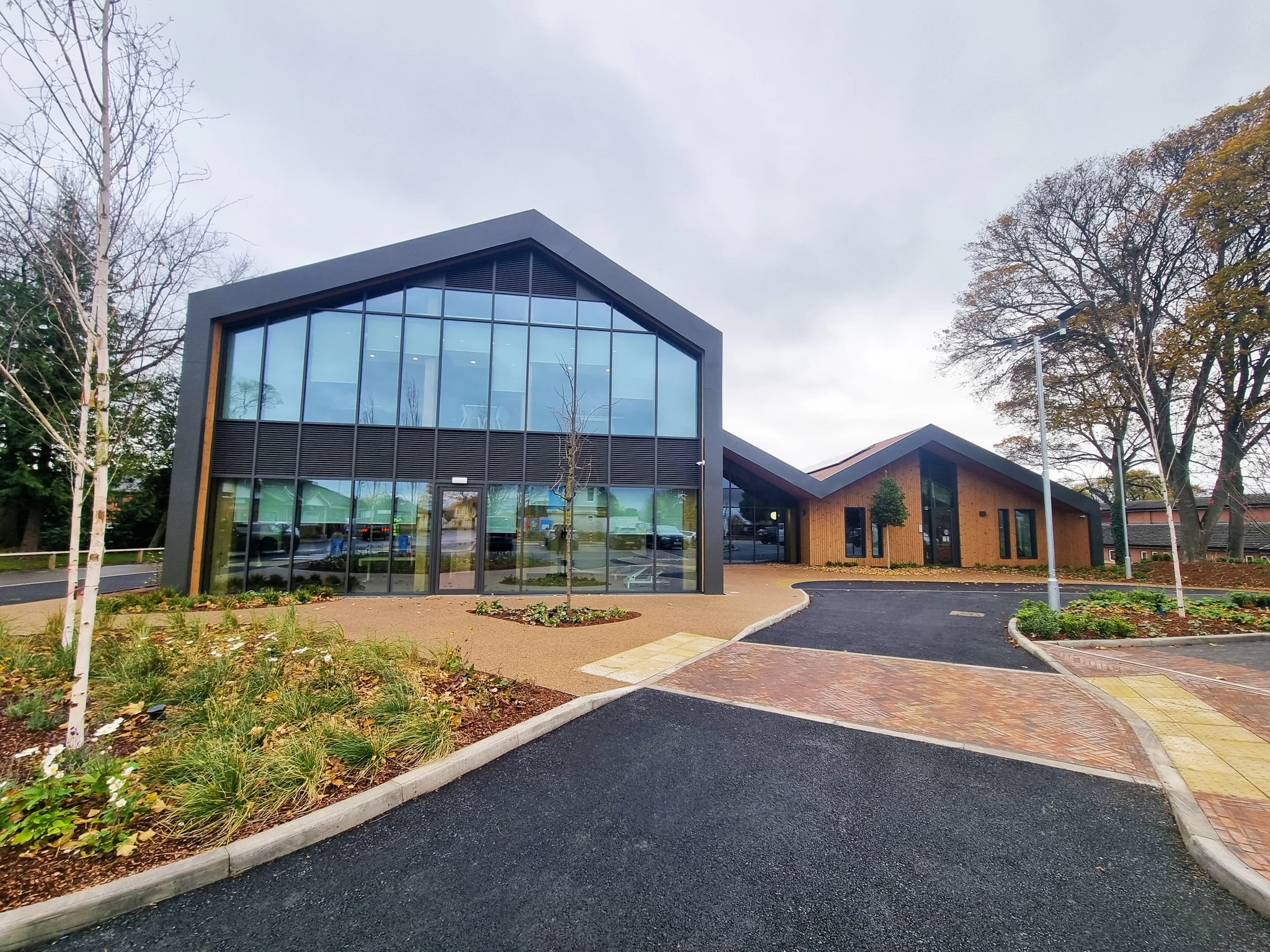 A building with a plethora of windows on the front of it